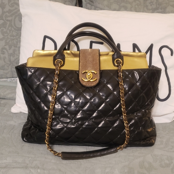 CHANEL Handbags - CHANEL Paris-Bombay Stingray Tote